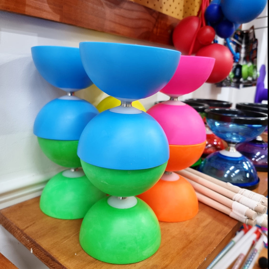 Comet Diabolo - Earth Toys