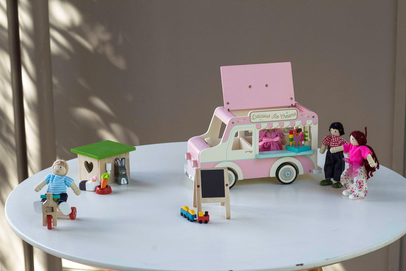 Daisylane Vintage Wooden Ice Cream Truck