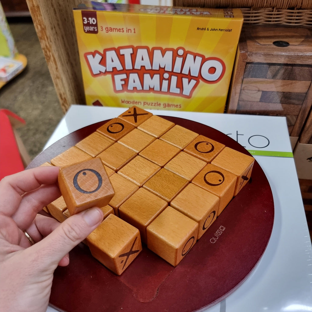 quixo wooden game by gigamic out o box on games shelf at earth toys store