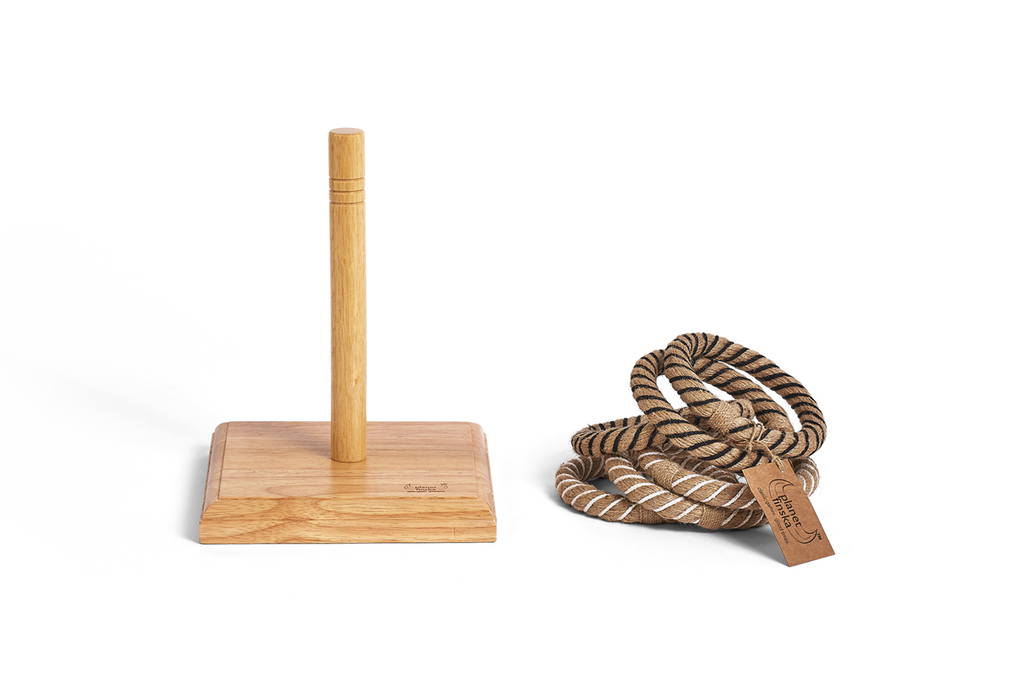 quoits set made from rope and solid wood